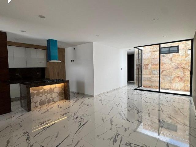 Casa en Venta de una planta en Fracc. Torrenza al Norte de la Ciudad P