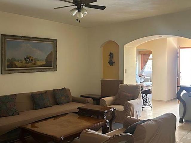 CASA EN VENTA DE UNA PLANTA EN JURICA, QRO