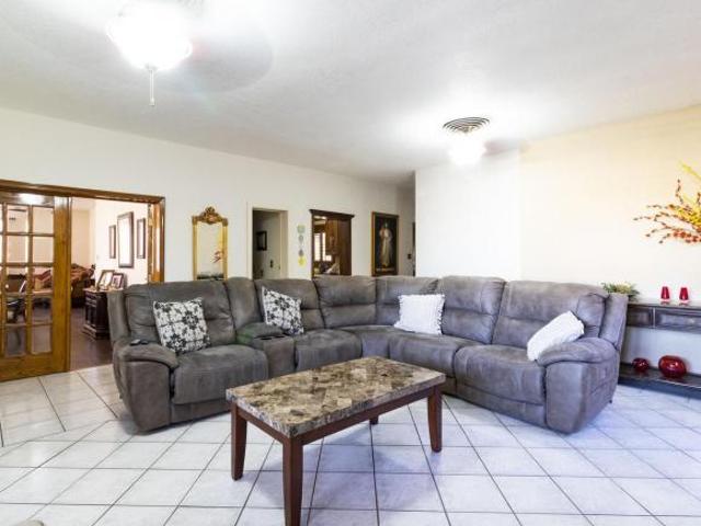 Casa en venta de una planta en Los Nogales por Avenida de La Raza