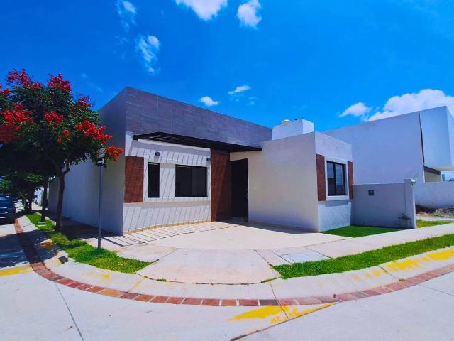 Casa en venta de una planta en mayorca residencial, tres recamaras, leon gto
