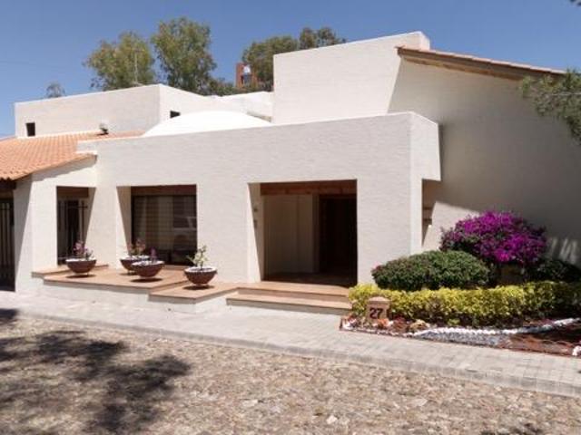 CASA EN VENTA DE UNA PLANTA EN TROJES DE KRISTAL, AGUASCALIENTES