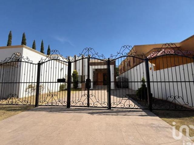 Casa en venta de una planta ideal para familias grandes o Inversionistas