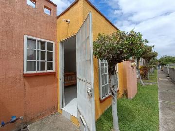 Casa en venta de una recamara en Residencial Campo Verde, Temixco, Morelos