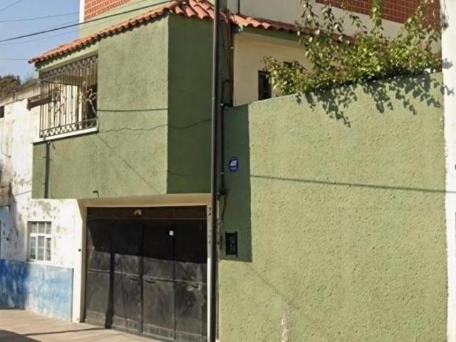 CASA EN VENTA DE 150 m² CERCA DE METRO EDUARDO MOLINA E IKEA OCEANIA