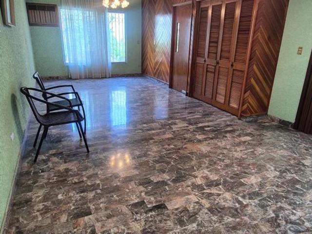 CASA EN VENTA DE 1 PISO EN SAN JEMO