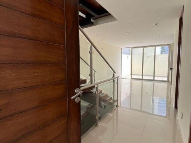 CASA EN VENTA, COTO EN VALLE IMPERIAL. 205 m Com Roof Top