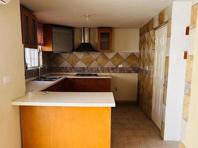 Casa en venta de 2 Niveles en esquina con excedente en el Fracc. Priv. Misi?n An?huac, Escobedo