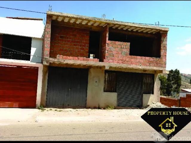 CASA EN VENTA DE 2 PISOS EN APV. TICAPATA