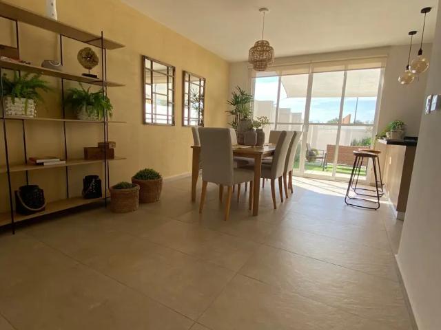 Casa en Venta de 2 Recámaras en Calimaya con Jardín y Vigilancia
