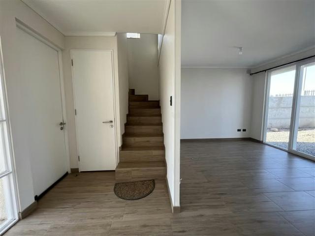 Casa en venta de 3 dorm. 3 baños 1 estar en Padre Hurtado | 3 dormitorios por 5500.00 en Padre Hurtado