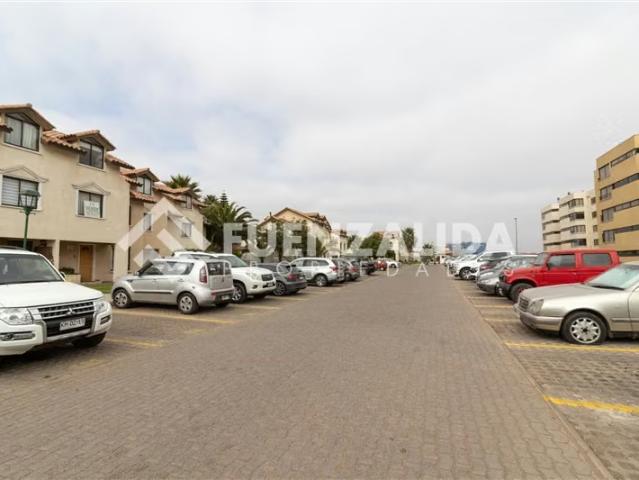 Casa en venta de 3 dorm. 3baños, 3 pisos, en La Serena | 3 dormitorios por 4750.00 en La Serena