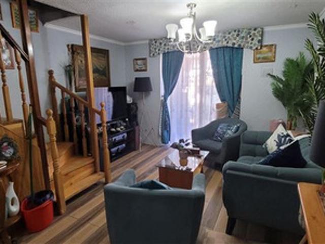 CASA EN VENTA DE 3 DORM. EN SAN BERNARDO