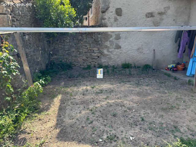 CASA EN VENTA DE 3 DORMITORIOS Y PATIO EN MUGA DE SAYAGO, ZAMORA