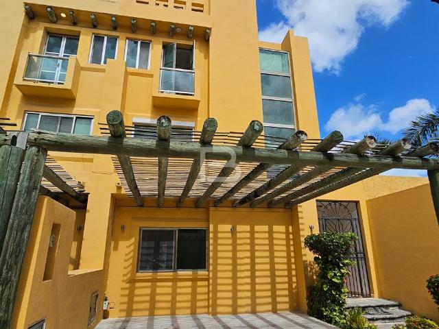 CASA EN VENTA DE 3 HABITACIONES CON ALBERCA EN CANCUN