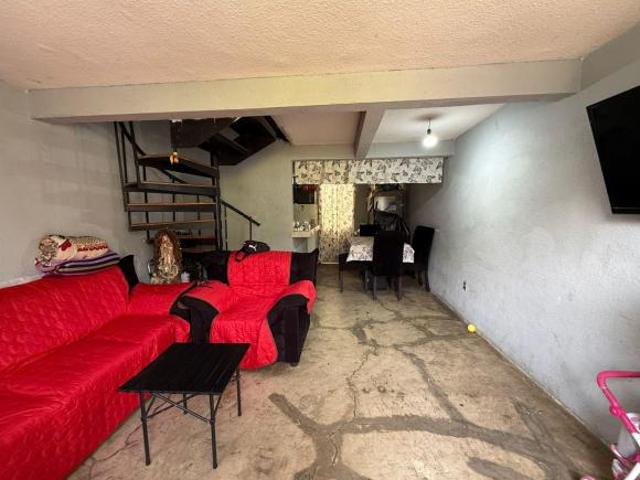 CASA EN VENTA DE 3 NIVELES