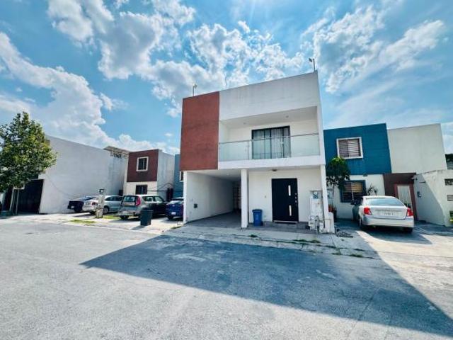 Casa en Venta de 3 Niveles en Portal de Escobedo, General Escobedo