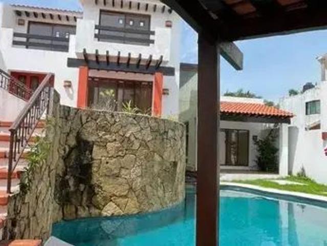 Casa En Venta De 3 Pisos Con Alberca. Riviera Veracruz