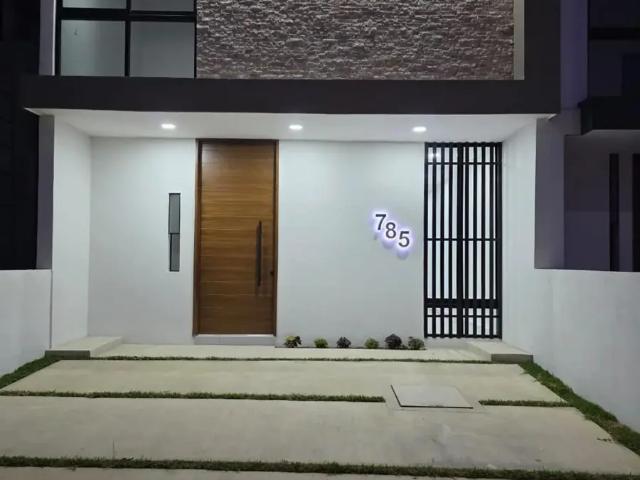 Casa en venta de 3 recámaras cerca de avenidas principales