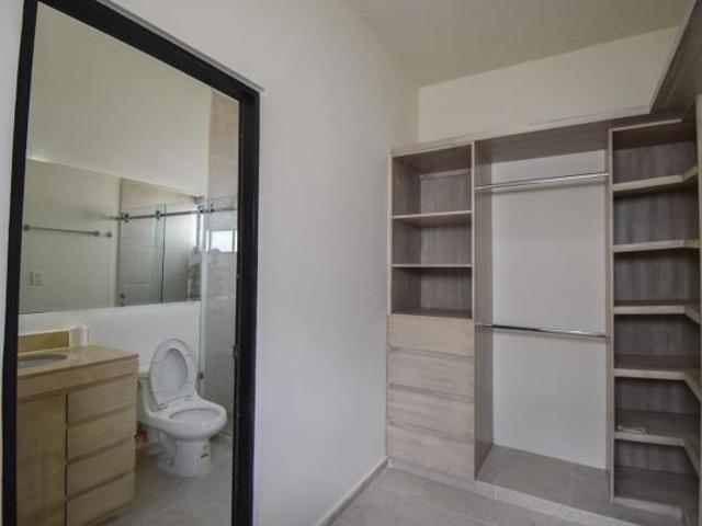 Casa en Venta de 3 recámaras en Conkal
