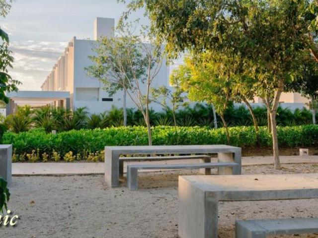Casa en venta de 3 recámaras en Privada con Amenidades en Conkal