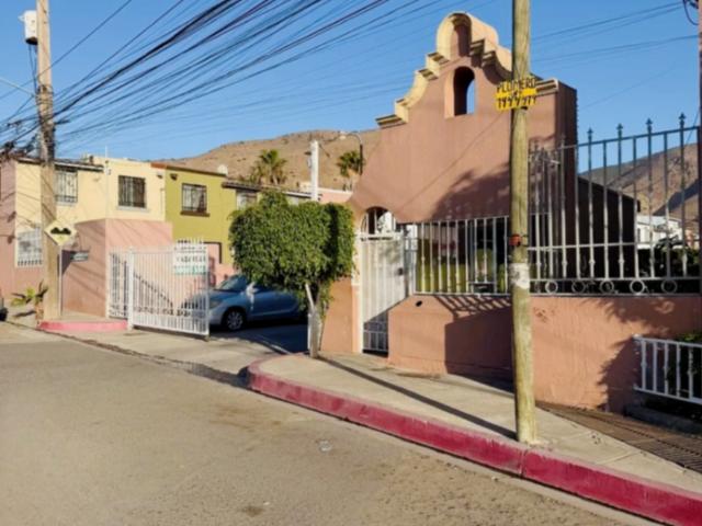 Casa en Venta de 3 Recámaras en Privada | Maq. El Águila – $2.5 MDP