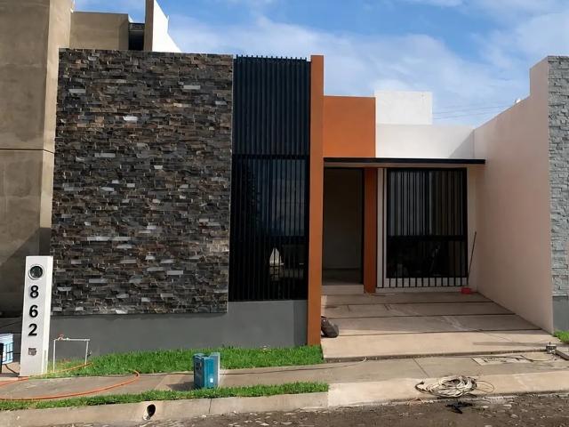 Casa en venta de 3 recámaras en Zona Norte de Villa de Álvarez, Colima