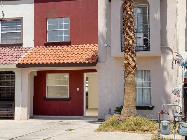 CASA EN VENTA DE 3 RECÁMARAS FRACC. RUISEÑOR, RIVERA LARA Y TECNOLÓGICO