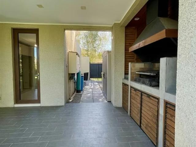 Casa en venta de 3D + 4B en Piedra Roja, Chicureo | 3 dormitorios por 13000.00 en Colina