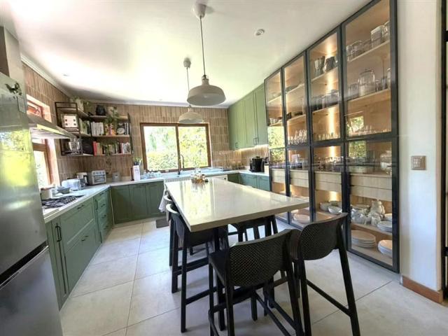 Casa en venta de 4 dorm. En Colina | 4 dormitorios por 18700.00 en Colina
