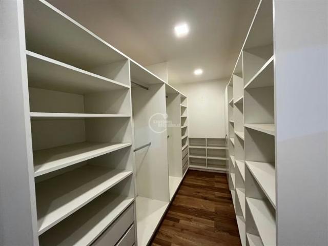 Casa en venta de 4 dorm. En Santo Domingo | 4 dormitorios por 300000. 00 en Santo Domingo