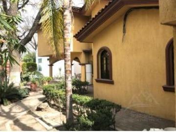 CASA EN VENTA DE 4 RECAMARAS BOSQUES DEL PONIENTE SANTA CATARINA NUEVO LEÓN