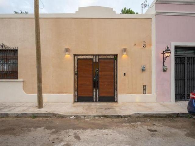 CASA EN VENTA DE 4 RECÁMARAS EN BARRIO DE SANTIAGO, MÉRIDA, YUC
