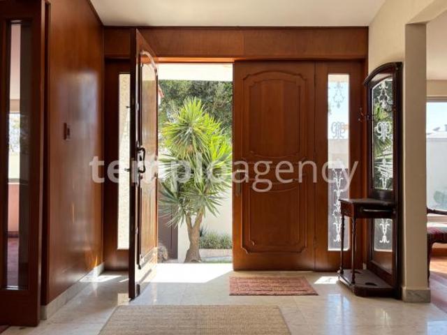 Casa en venta de 4 recámaras en Bosque de las Lomas