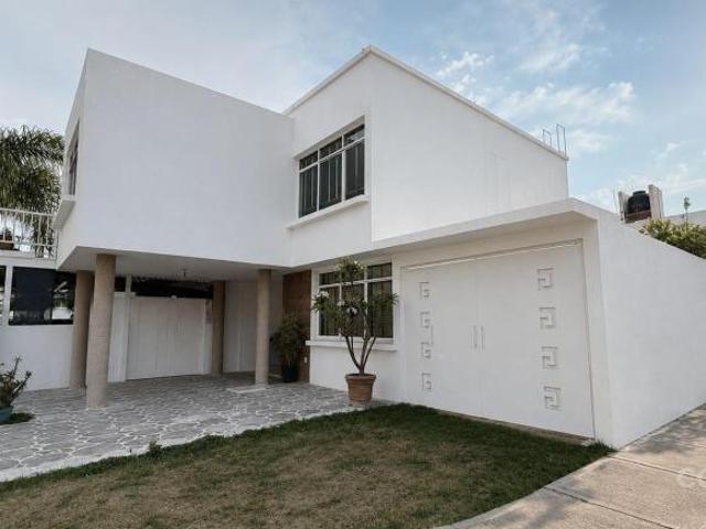 CASA en VENTA de 4 recamaras en Ex Hacienda Morena, Zona Centrica, León, Gto