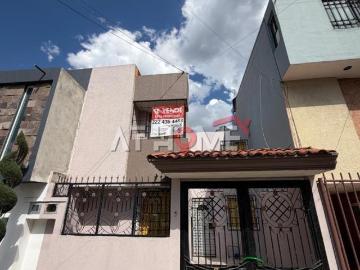 Casa en Venta de 4 Recámaras en Fracc. La Joya, Cuautlancingo