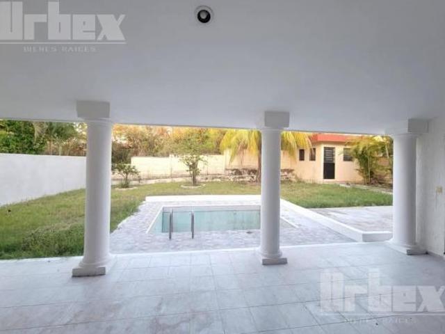 CASA EN VENTA DE 4 RECAMARAS EN FRACC. LAS QUINTAS, CAMPECHE