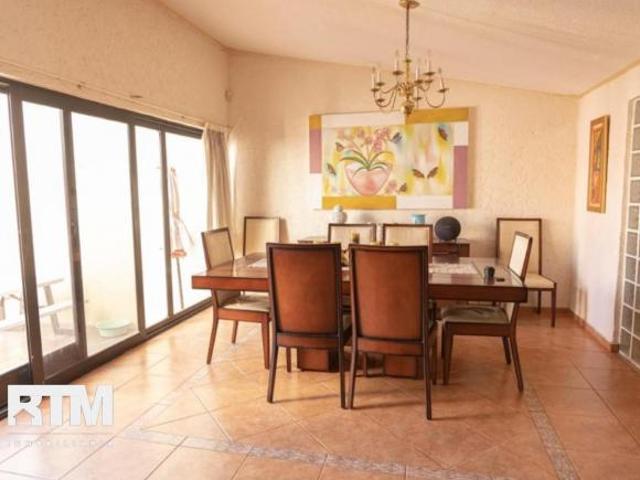 CASA EN VENTA DE 4 RECÁMARAS EN LOMAS 4TA