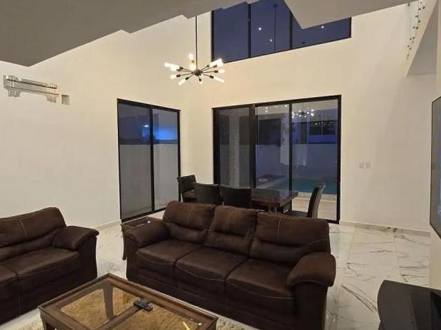 Casa en venta de 4 recámaras en Residencial Tamora