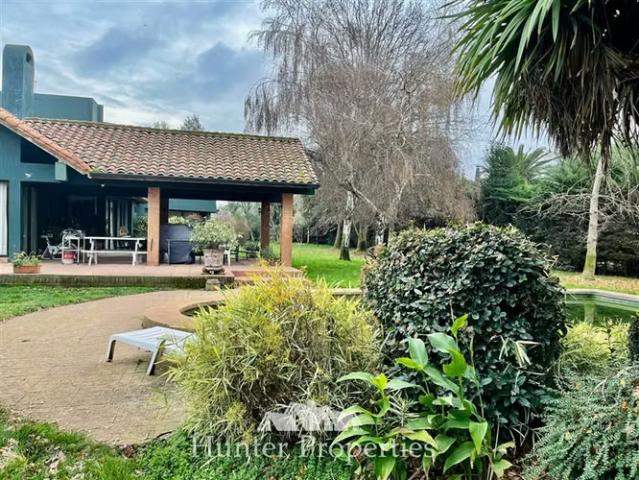 Casa en venta de 4D3B de 365M2 en condominio la Reina. Talca | 4 dormitorios por 15300.00 en Talca