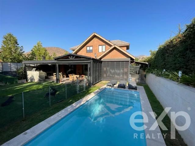 Casa en venta de 4D + Servicio Chamisero | 4 dormitorios por 11000.00 en Colina