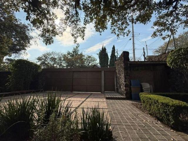 Casa en venta de 500 M2 de terreno y 275 M2 de construcción en la Col. Padierna en Tlalpan
