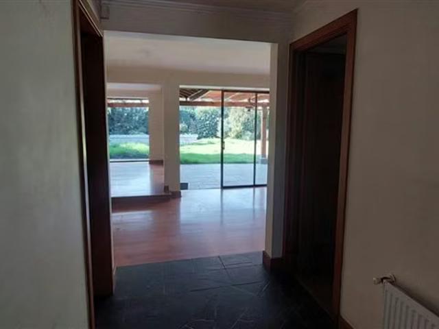 Casa en venta de 5 dorm. En Colina | 5 dormitorios por 450000. 00 en Colina