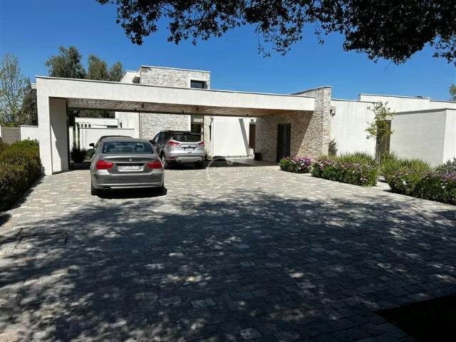 Casa en venta de 5 dorm. En Las Brisas de Chicureo Colina | 5 dormitorios por 24000.00 en Colina