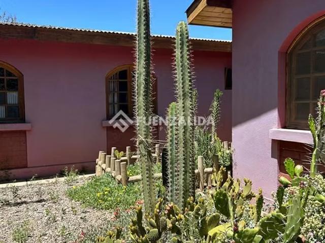 Casa en venta de 7 dorm. 4 baños en centro de Andacollo | 7 dormitorios por 5600.00 en Andacollo