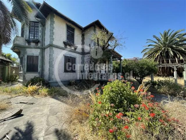 Casa en venta de 8 dorm. En Ñuñoa, para remodelar | 8 dormitorios por 35000.00 en Ñuñoa