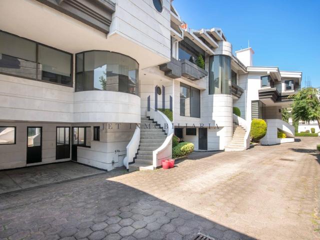 Casa en venta dentro de condominio horizontal Interlomas