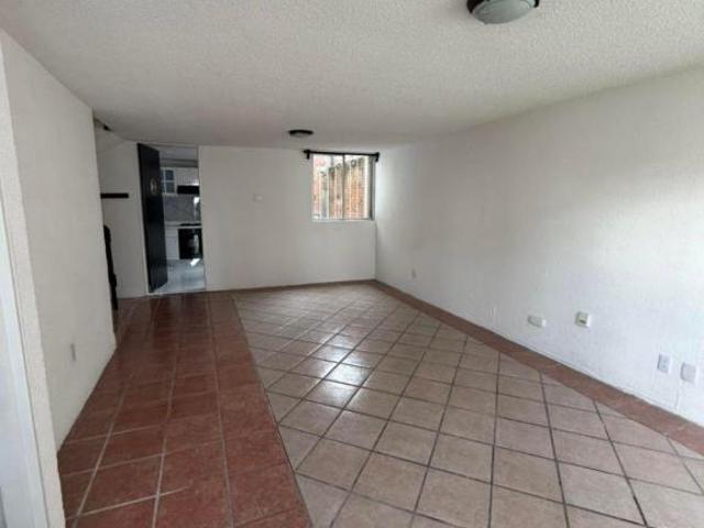 Casa en Venta dentro de conjunto de 8 casas en fraccionamiento Estrellas del Sur, Puebla,Angelopolis