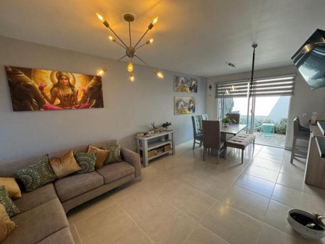 CASA EN VENTA DENTRO DE COTO EN LA TIJERA