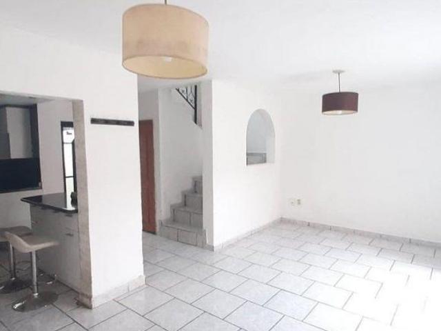Casa en venta dentro de coto por el Dermatológico, Atemajac del Valle