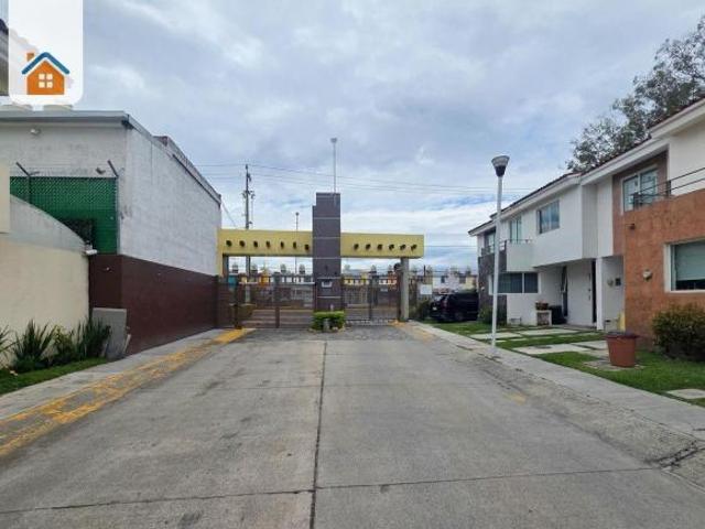 Casa en Venta dentro de Coto sobre Camino Viejo a Tesistán. Zapopan, Jalisco